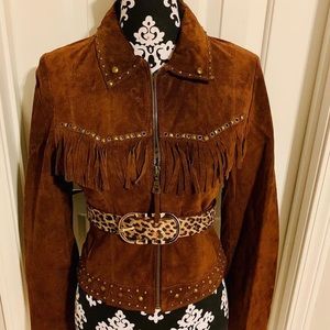 Belt not included